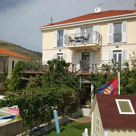 Family-friendly With Swimming Pool Seget Donji, - 25167 Trogir