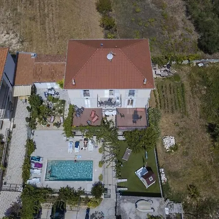 Family-friendly With Swimming Pool Seget Donji, - 25167 Traù