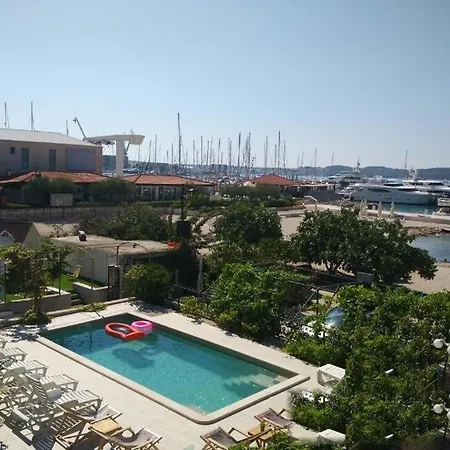 Apartment Family-friendly With Swimming Pool Seget Donji, - 25167