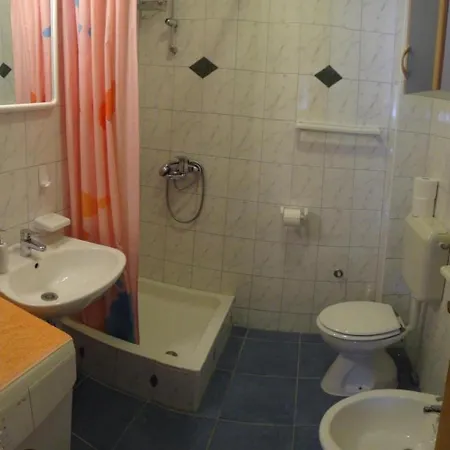 Apartment Family-friendly With Swimming Pool Seget Donji, - 25167
