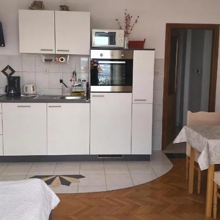 Appartamento Family-friendly With Swimming Pool Seget Donji, - 25167