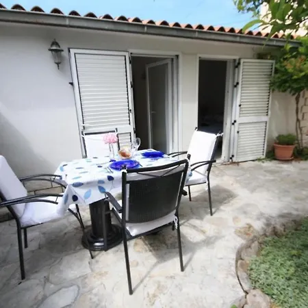 Family-friendly With Swimming Pool Seget Donji, - 25167 Apartment *