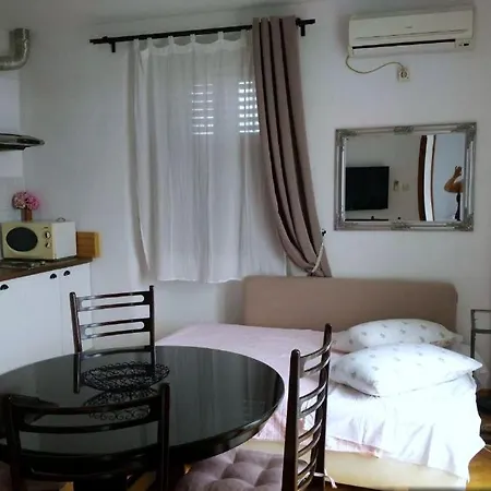 Family-friendly With Swimming Pool Seget Donji, - 25167