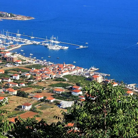 Family-friendly With Swimming Pool Seget Donji, - 25167 Appartamento Traù