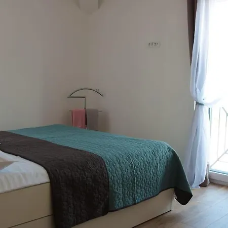 Family-friendly With Swimming Pool Seget Donji, - 25167 Appartamento