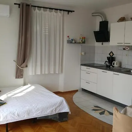 Family-friendly With Swimming Pool Seget Donji, - 25167